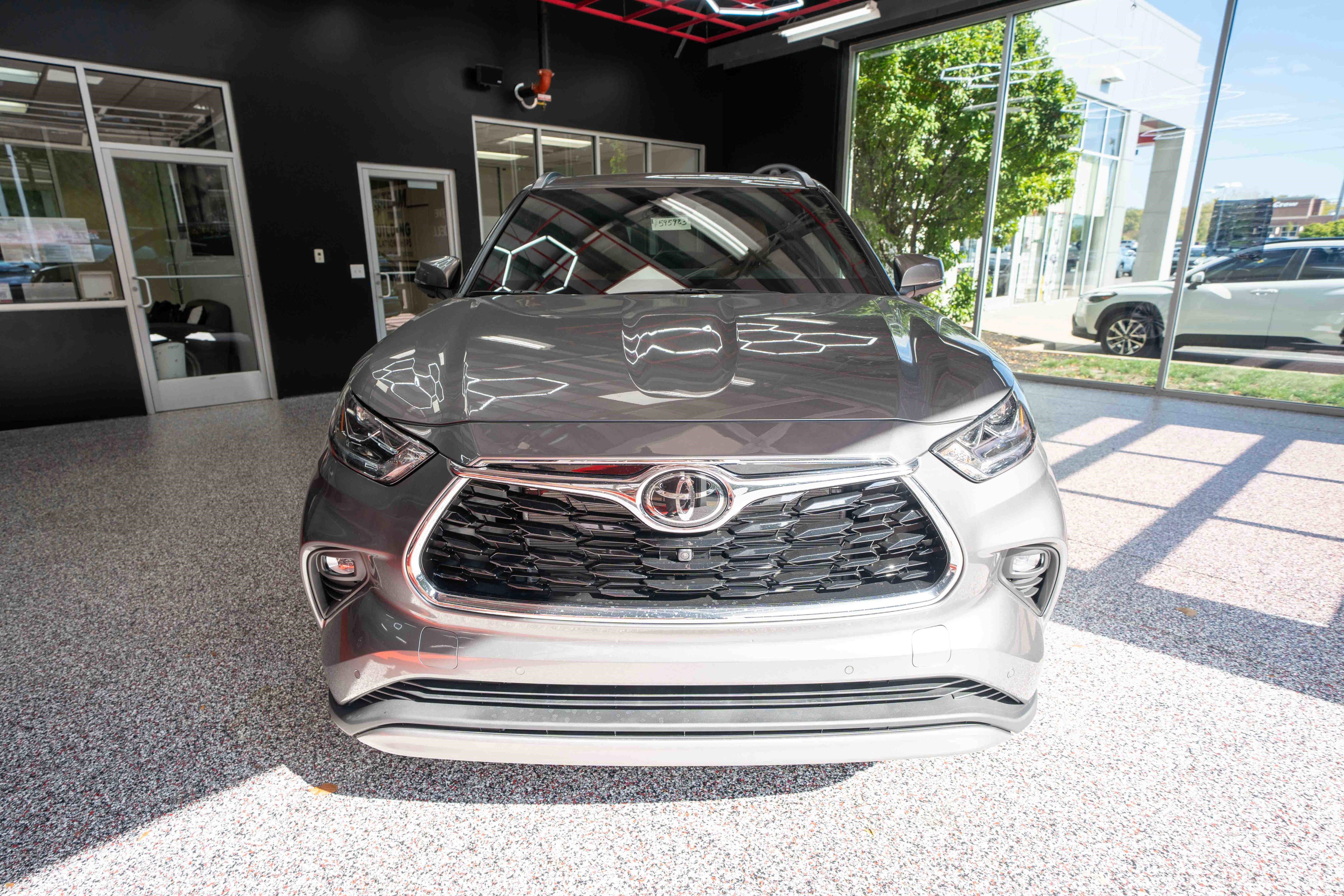 New 2026 Toyota Highlander Platinum image 6