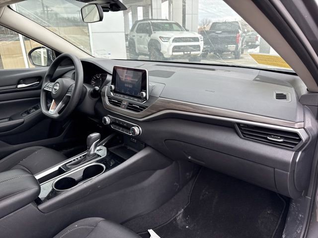 Used 2024 Nissan Altima 2.5 SV image 32