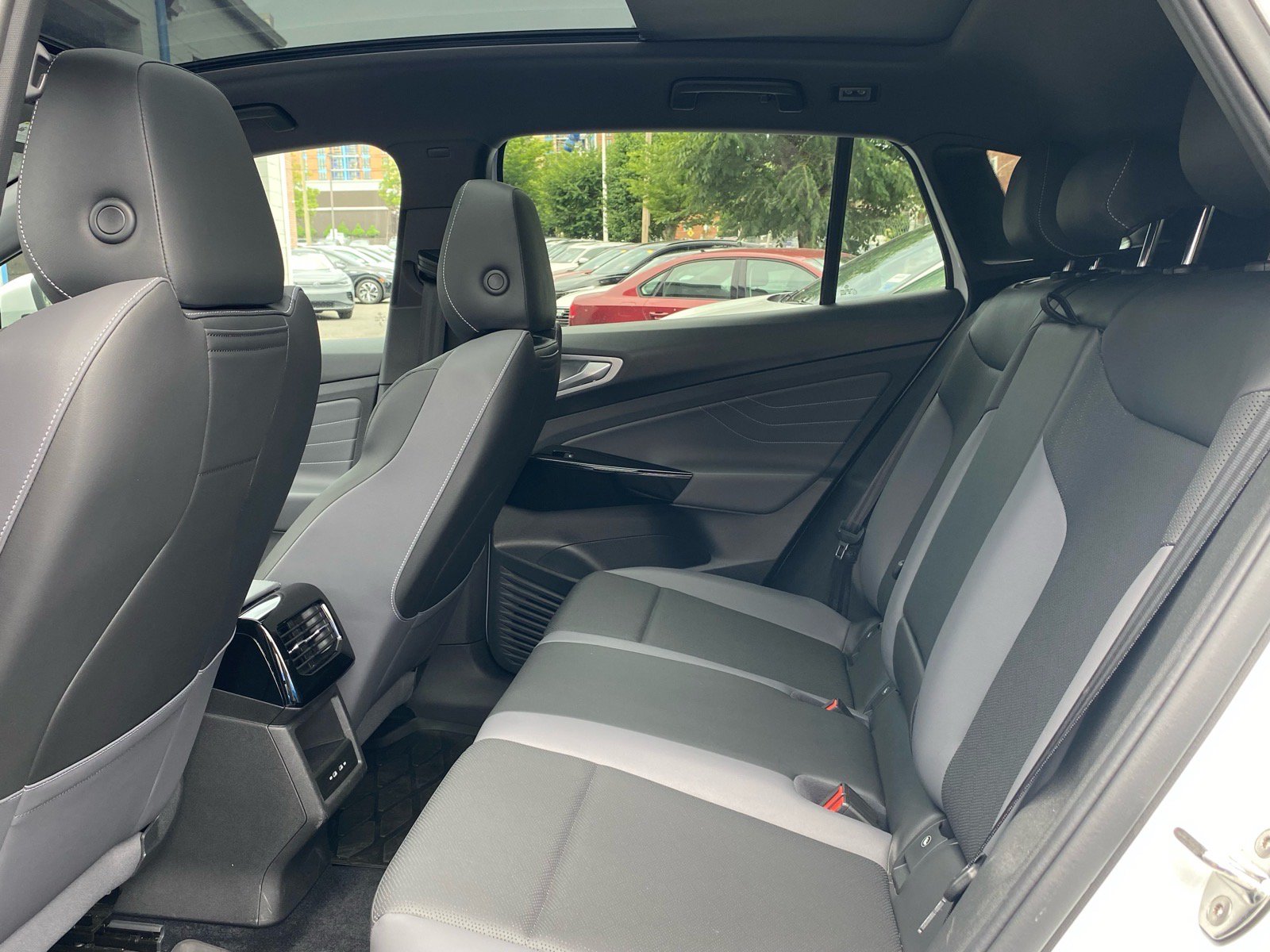 Certified 2023 Volkswagen ID.4 Pro S AWD/4WD image 17