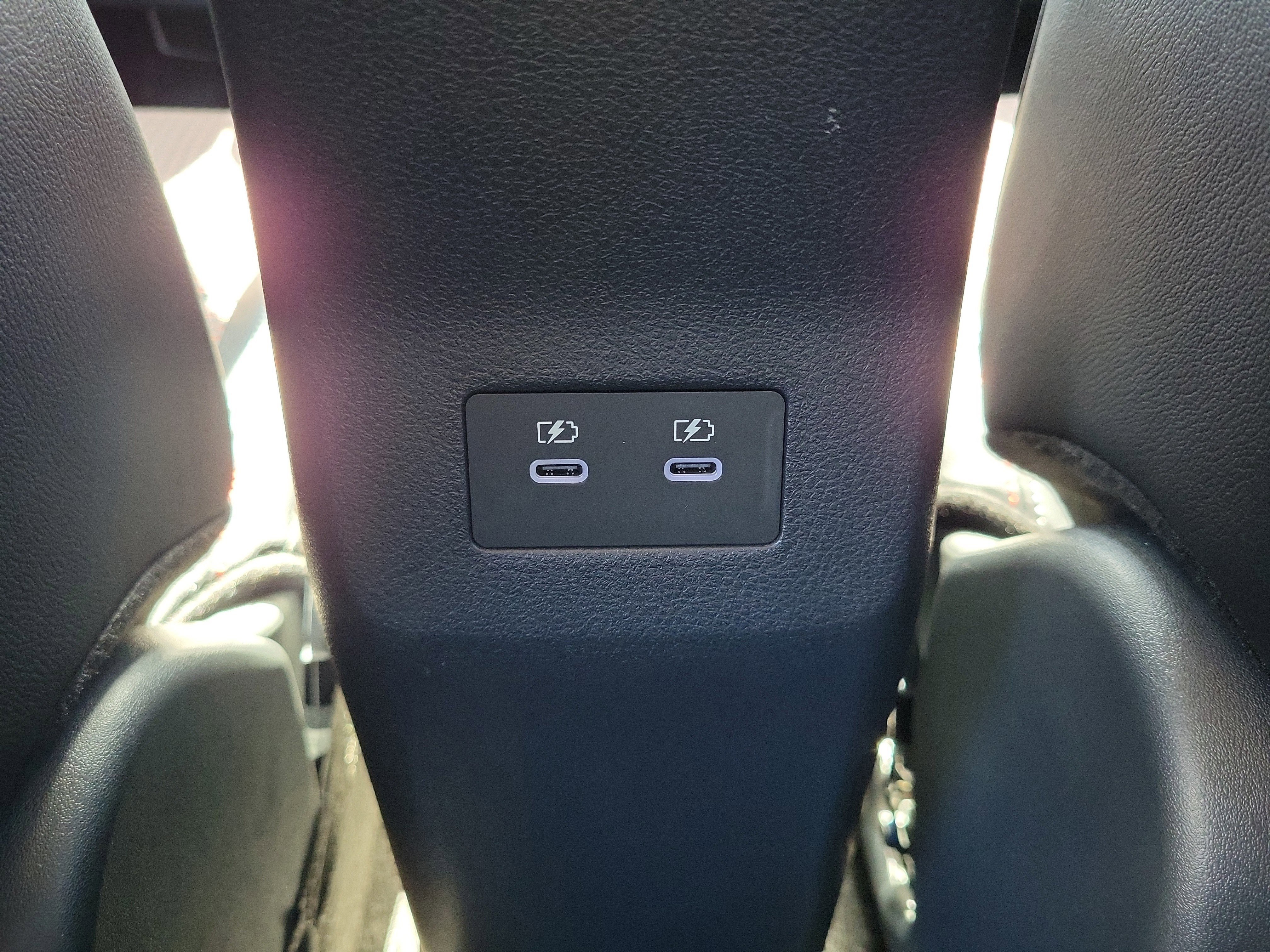 New 2025 Nissan Kicks SR FWD image 14