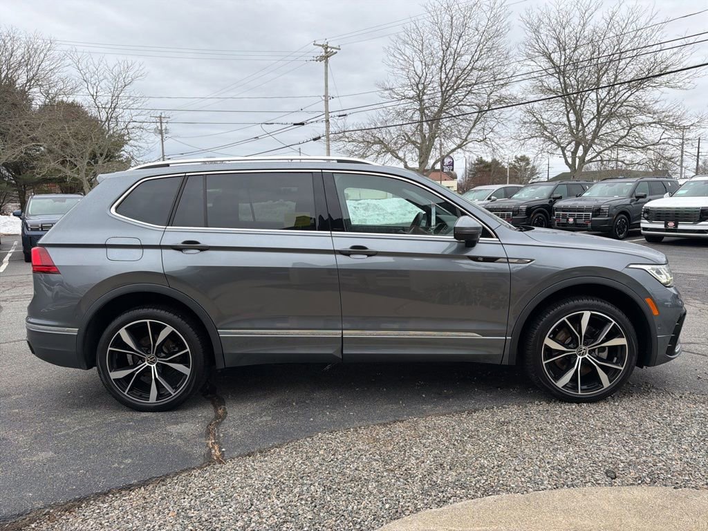Used 2022 Volkswagen Tiguan SEL R-Line image 4