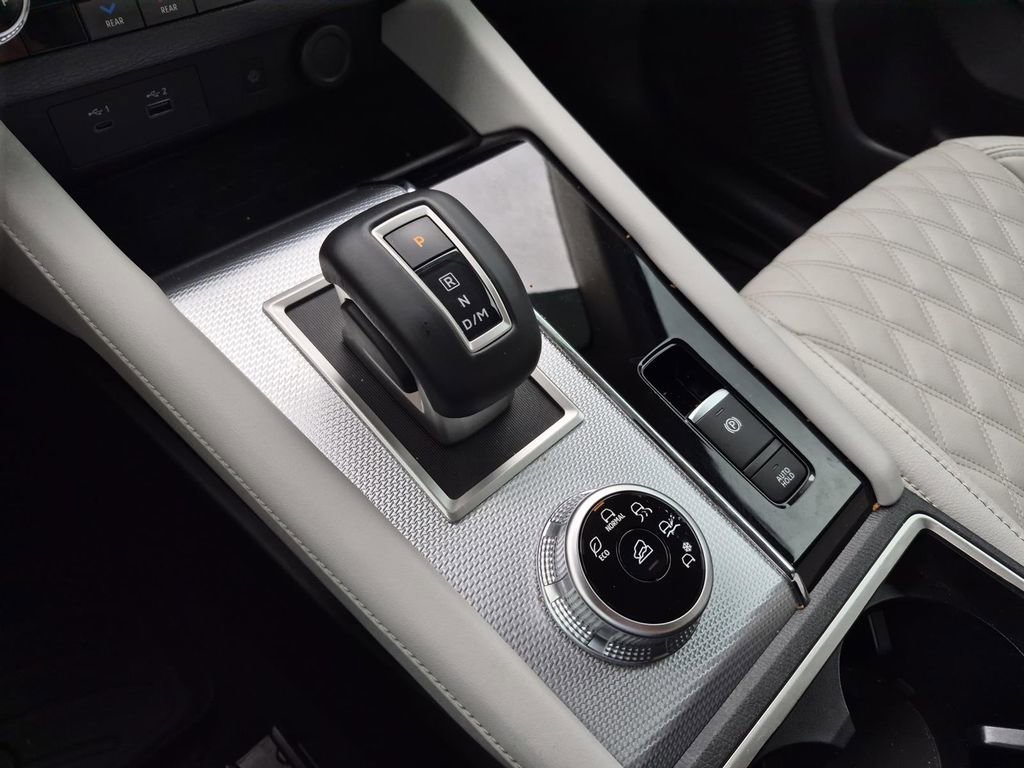 Used 2024 Mitsubishi Outlander SEL image 32