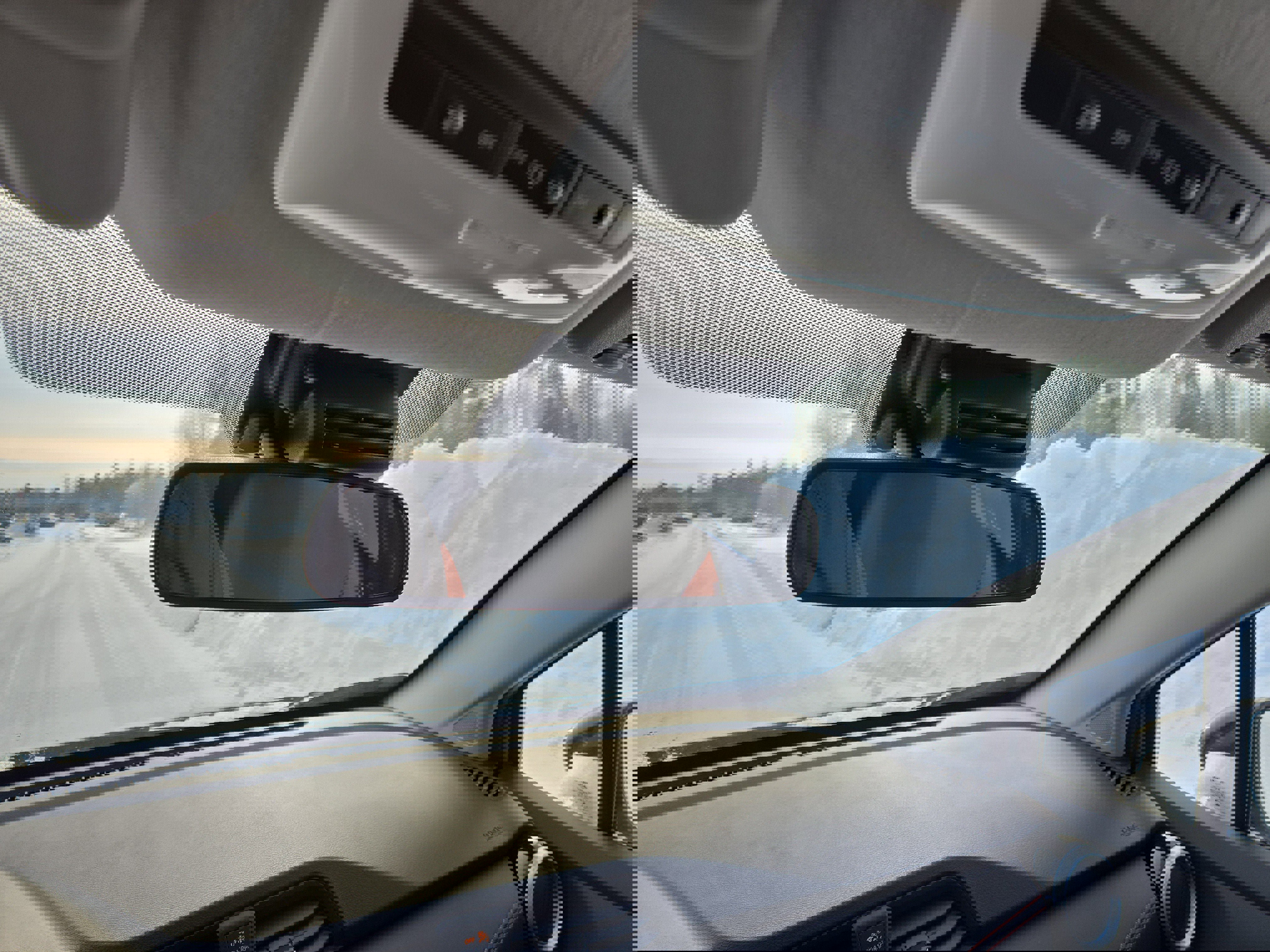 New 2025 Nissan Versa SR w/ Trunk Package image 25