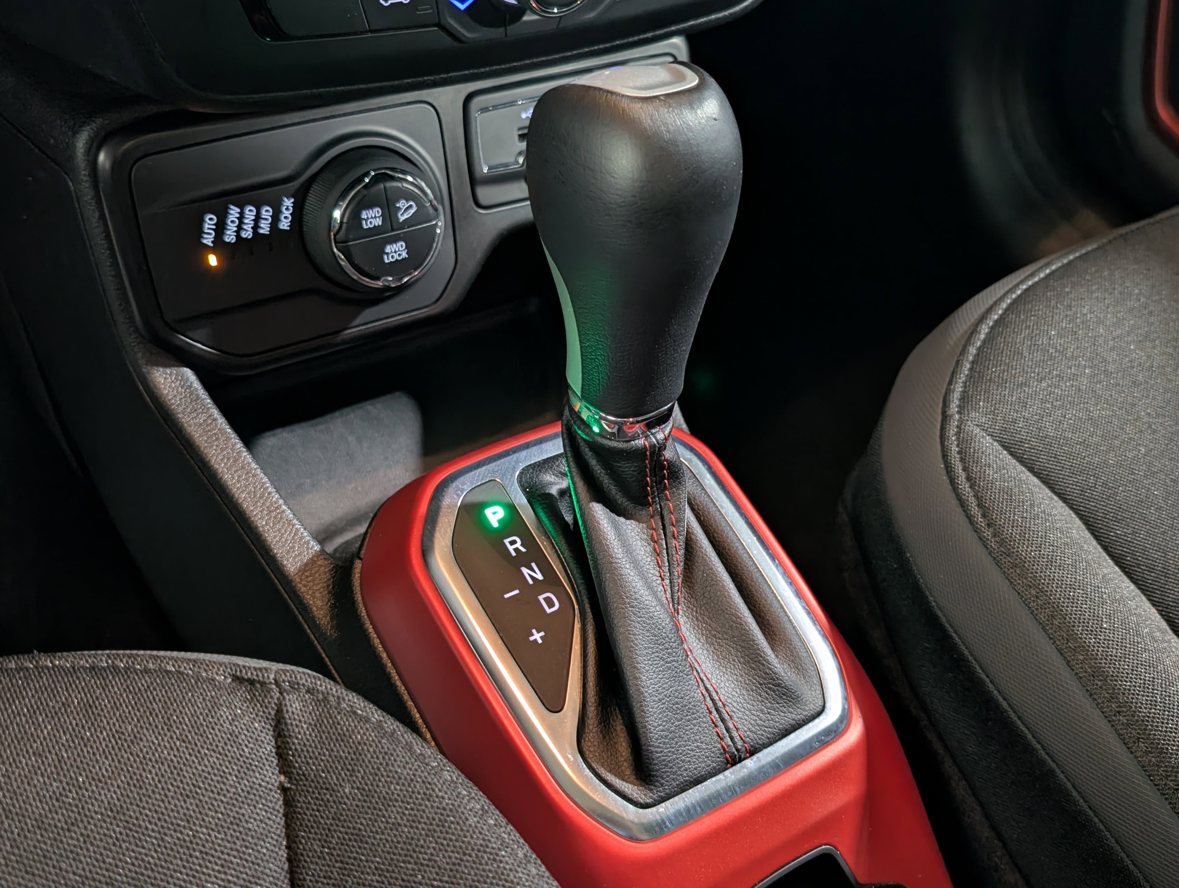 Used 2021 Jeep Renegade Trailhawk image 20