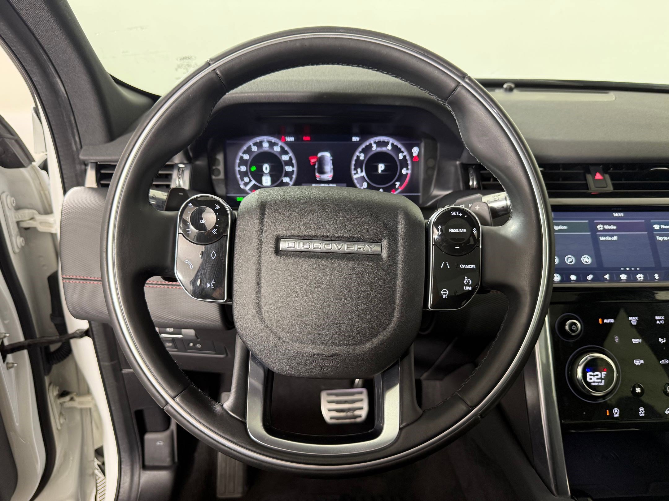Used 2020 Land Rover Discovery Sport SE R-Dynamic AWD/4WD image 18