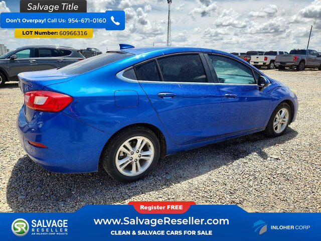 Used 2017 Chevrolet Cruze LT w/ Sun And Sound Package FWD image 4