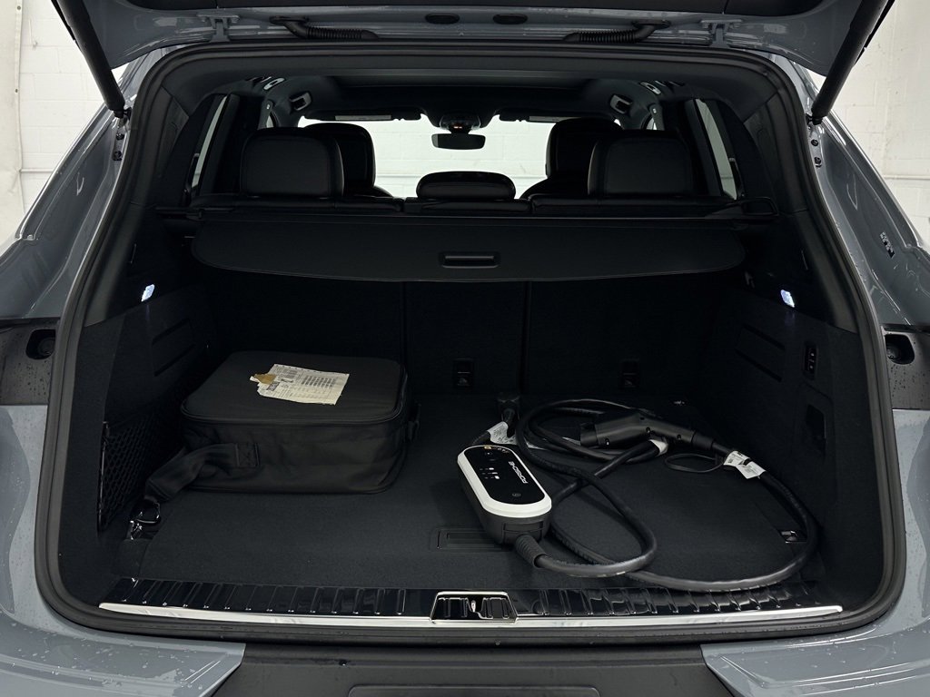 Used 2025 Porsche Cayenne E-Hybrid image 45