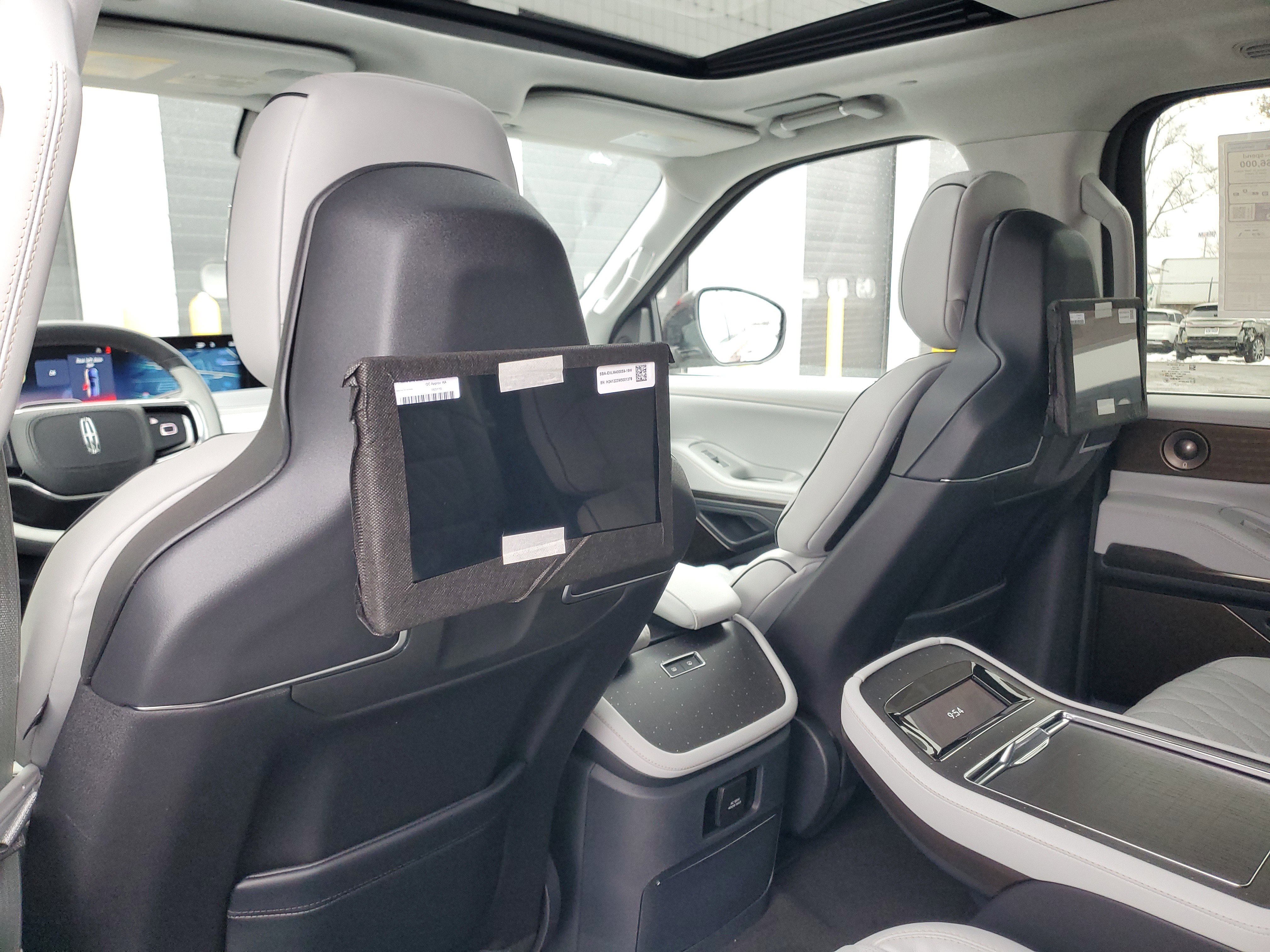 New 2025 Lincoln Navigator L Black Label image 28