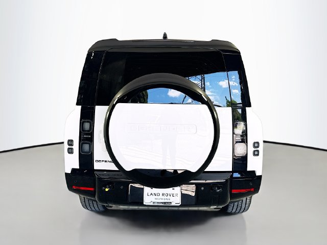 New 2026 Land Rover Defender 130 X-Dynamic SE AWD/4WD image 6