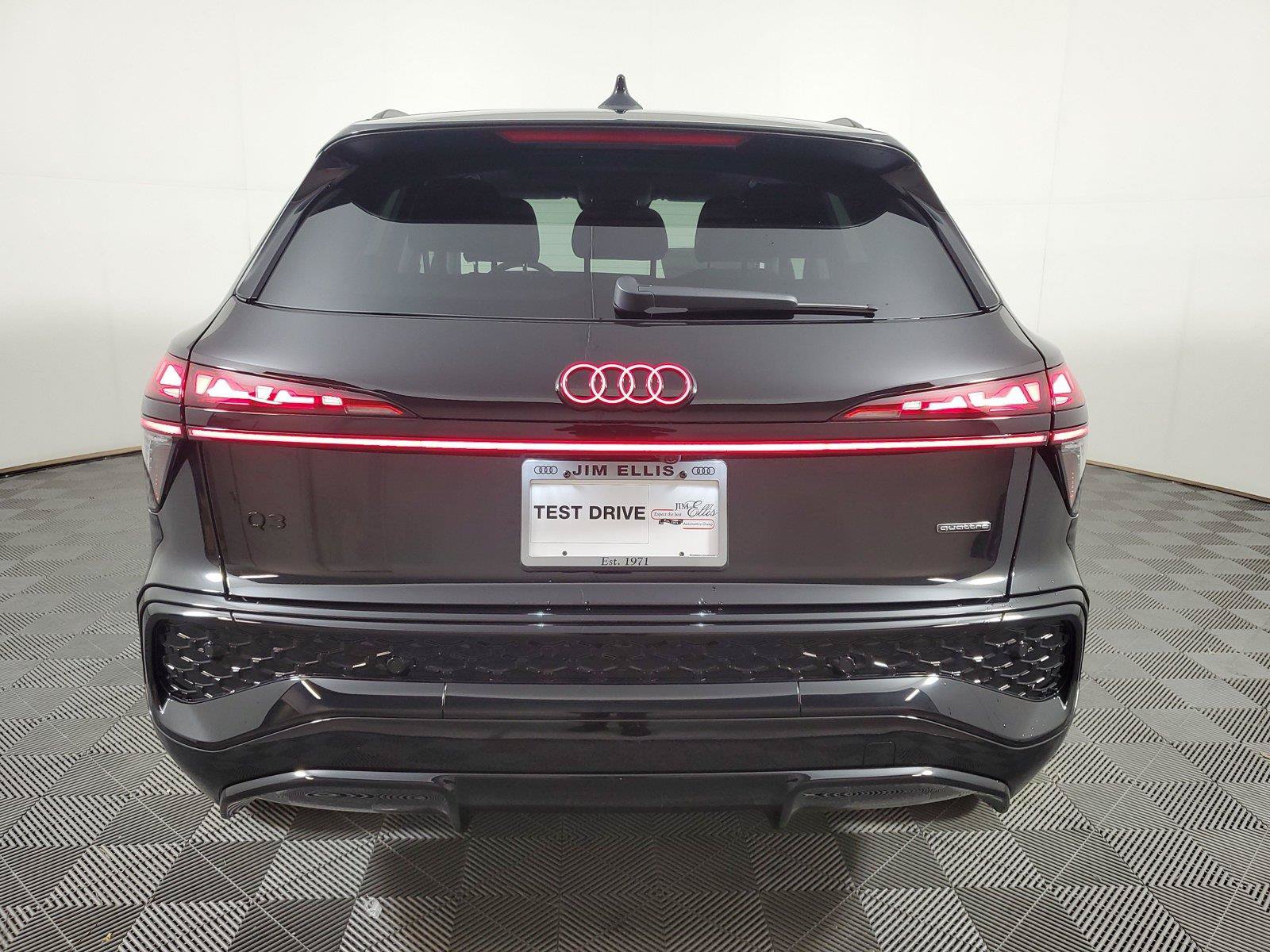 New 2026 Audi Q3 quattro 2.0T AWD/4WD image 5