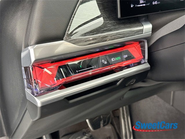 Used 2025 BMW 740i xDrive image 22