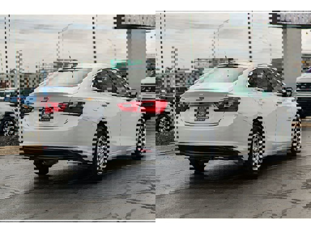 Used 2020 Chevrolet Malibu LS image 4