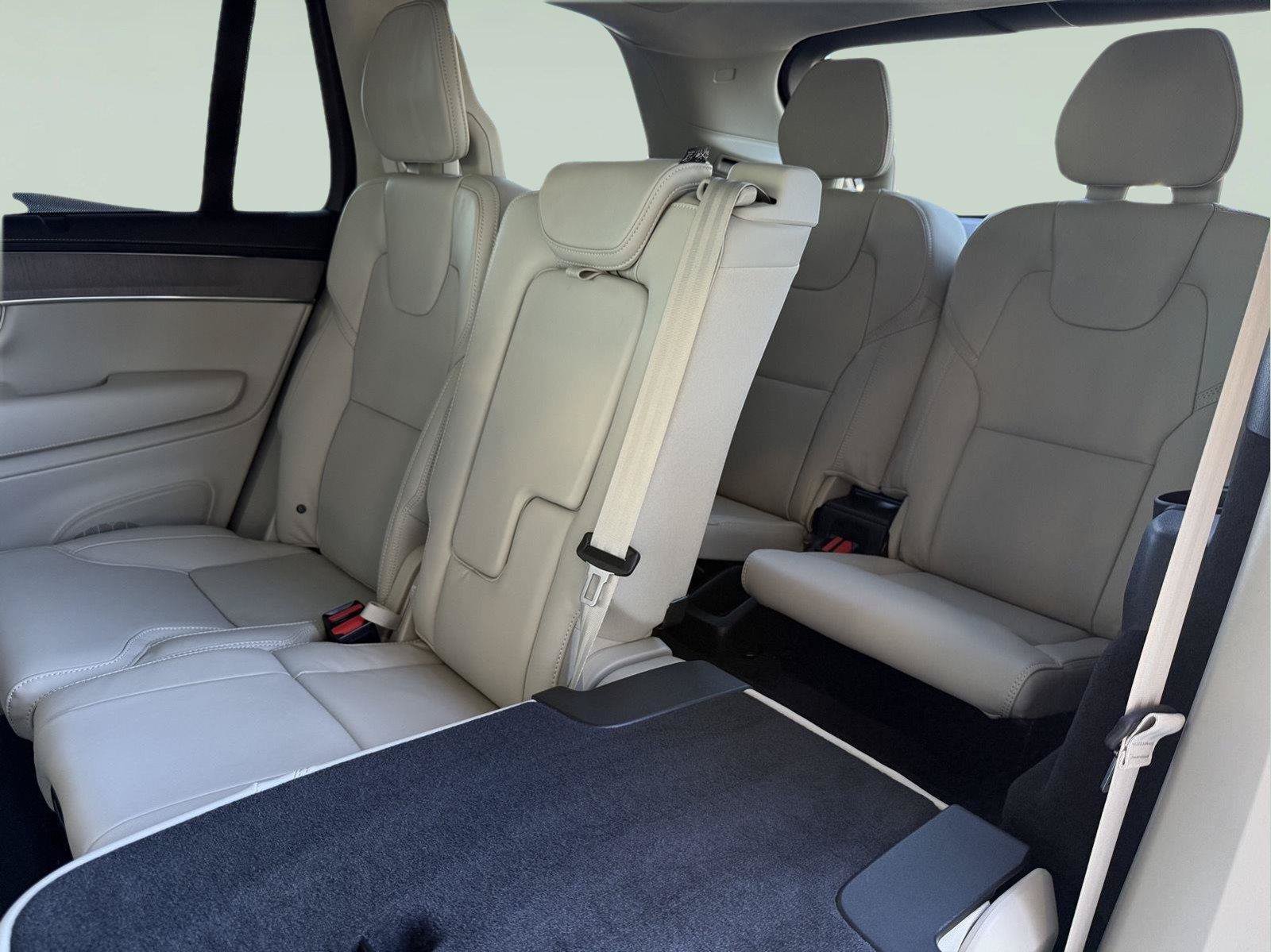 Used 2026 Volvo XC90 B6 Ultra w/ Lounge Package AWD/4WD image 24