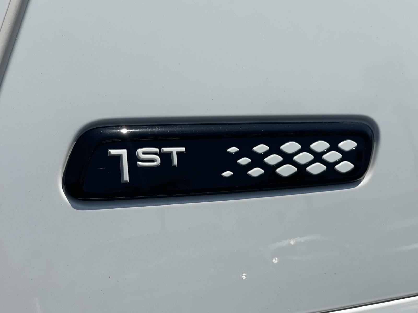Certified 2025 Volkswagen ID. Buzz 1st Edition RWD image 7