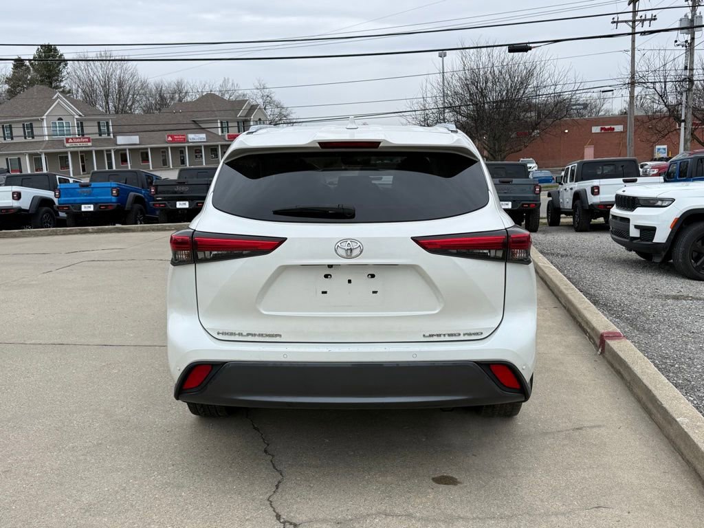 Used 2020 Toyota Highlander Limited image 7