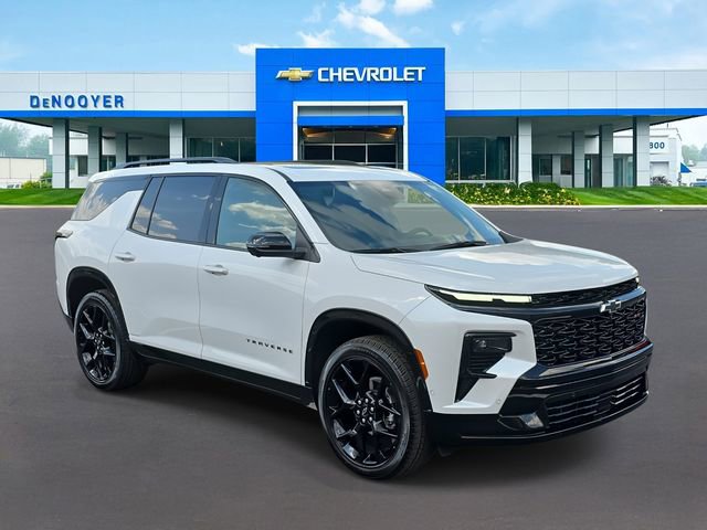 Used 2024 Chevrolet Traverse RS image 3