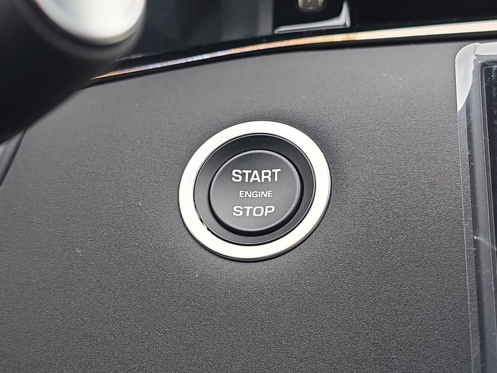 New 2026 Land Rover Range Rover Evoque S image 26