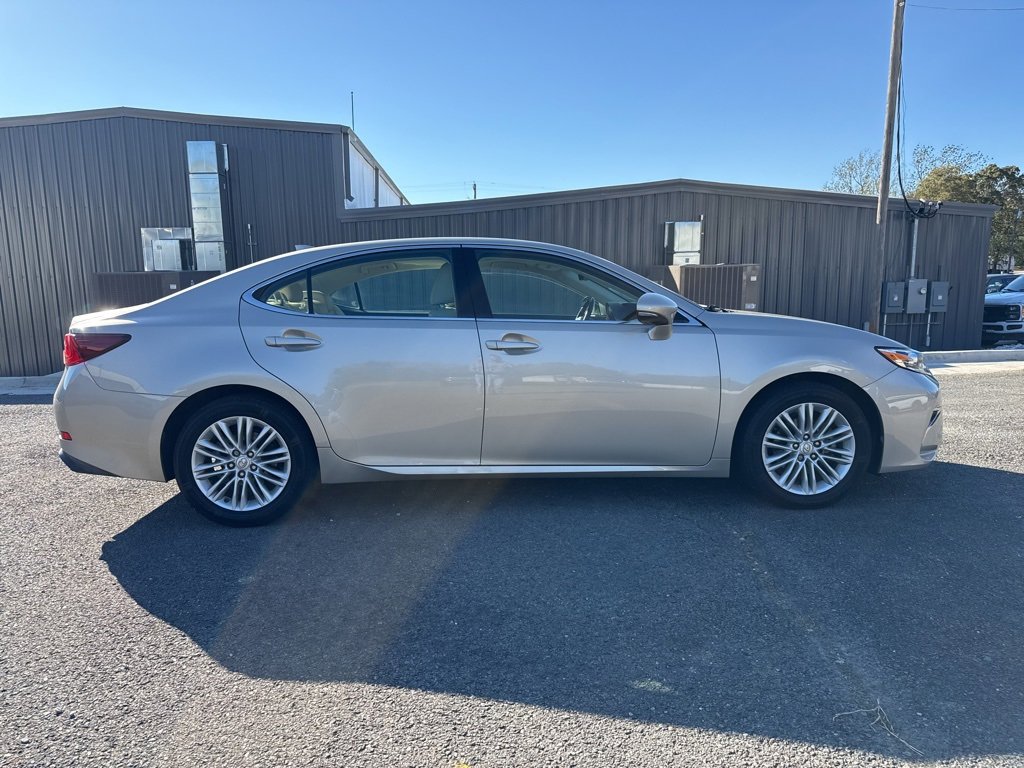 Used 2016 Lexus ES 350 w/ Premium Package w/Wood Trim image 7