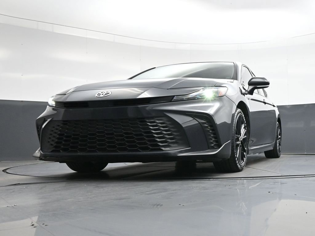 Used 2025 Toyota Camry SE w/ Convenience Package image 43