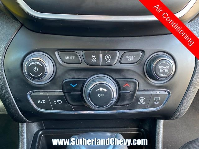 Used 2021 Jeep Cherokee Latitude image 27