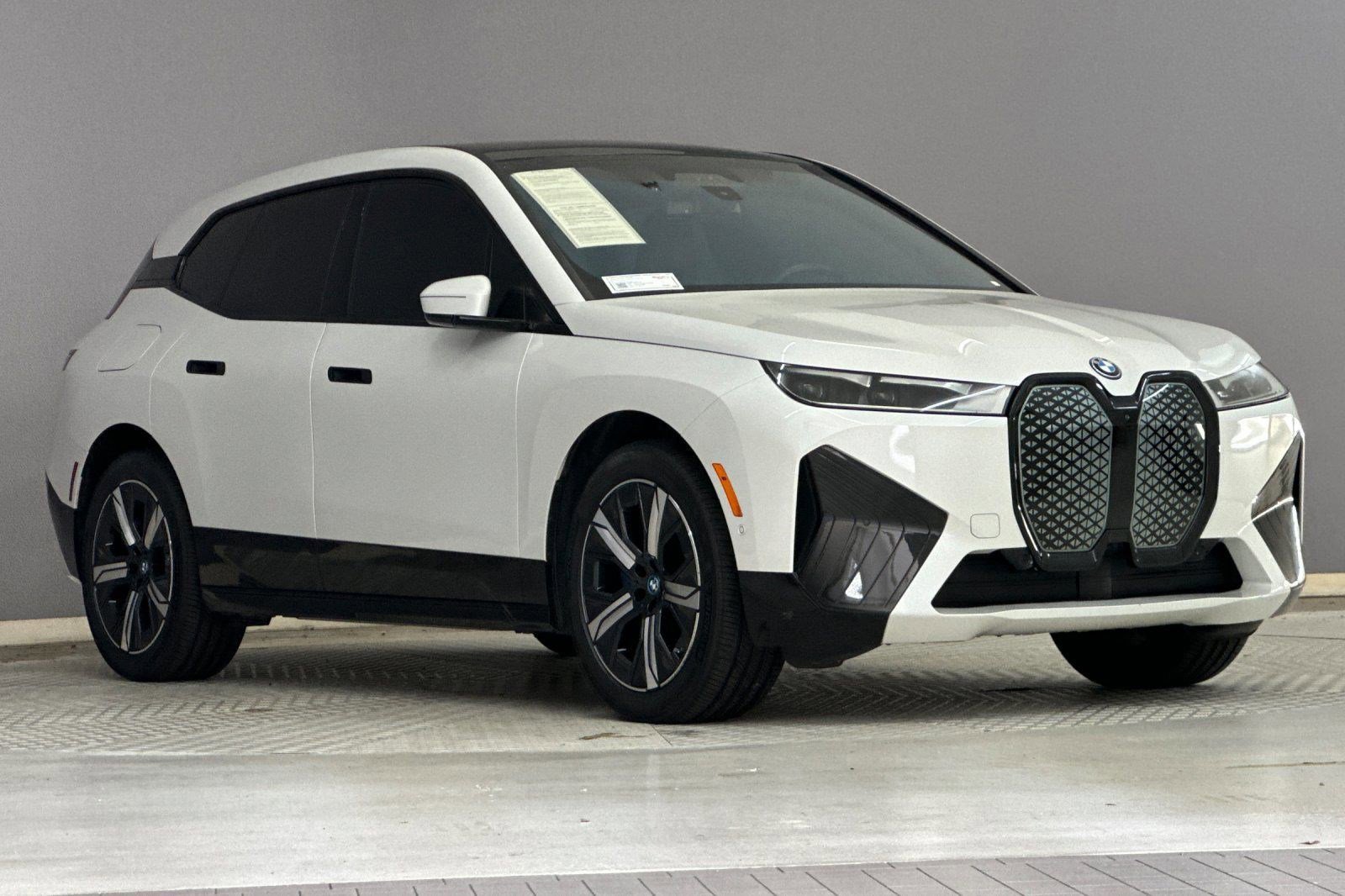 Used 2024 BMW iX xDrive50 w/ Sport Package image 6