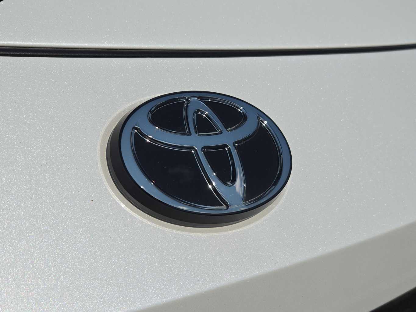 New 2026 Toyota RAV4 XSE AWD/4WD image 16