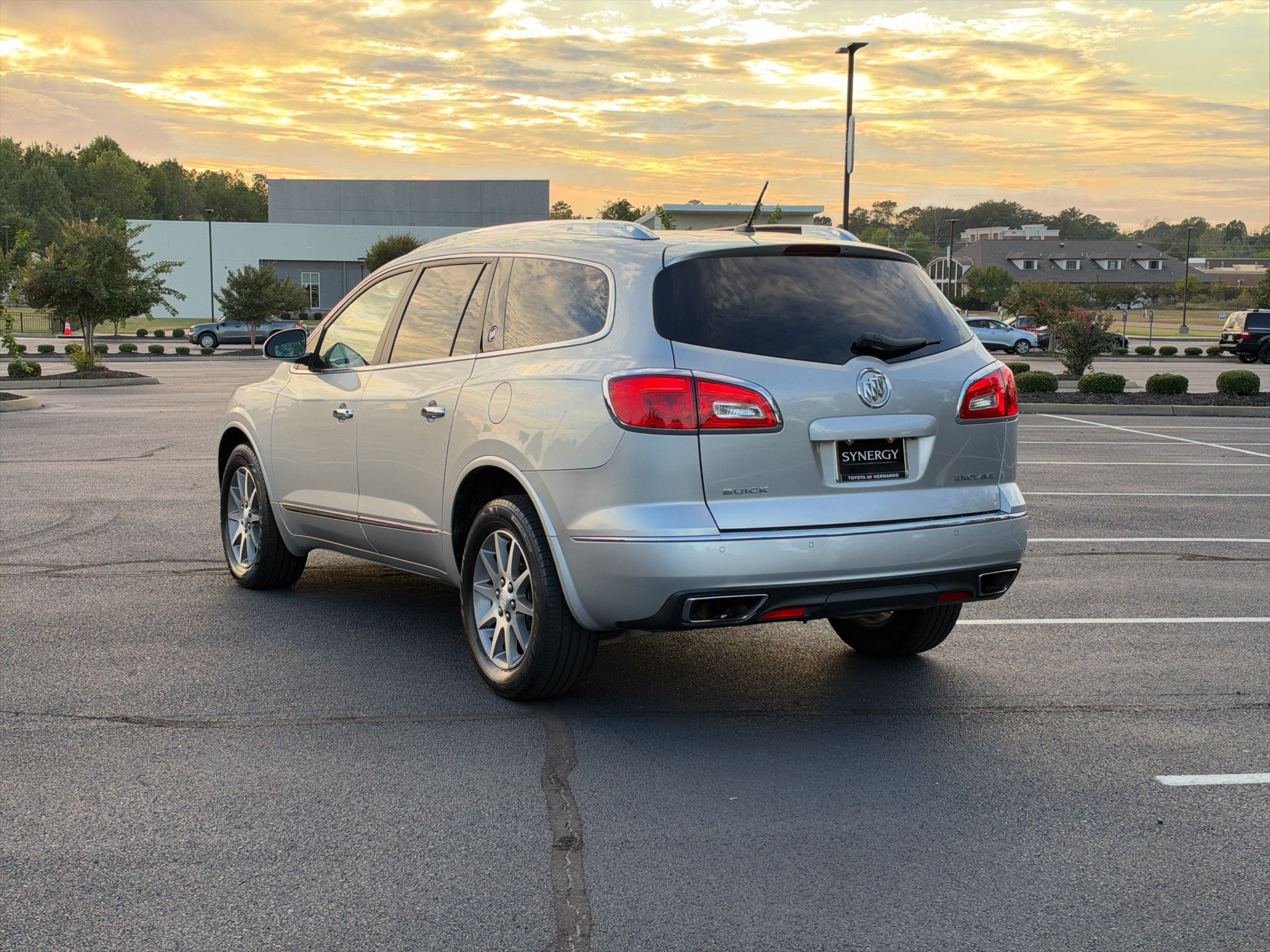 Used 2015 Buick Enclave Leather FWD image 8