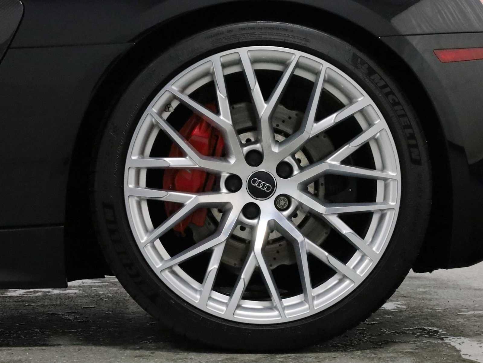 Used 2017 Audi R8 V10 w/ Carbon Exterior Package AWD/4WD image 34