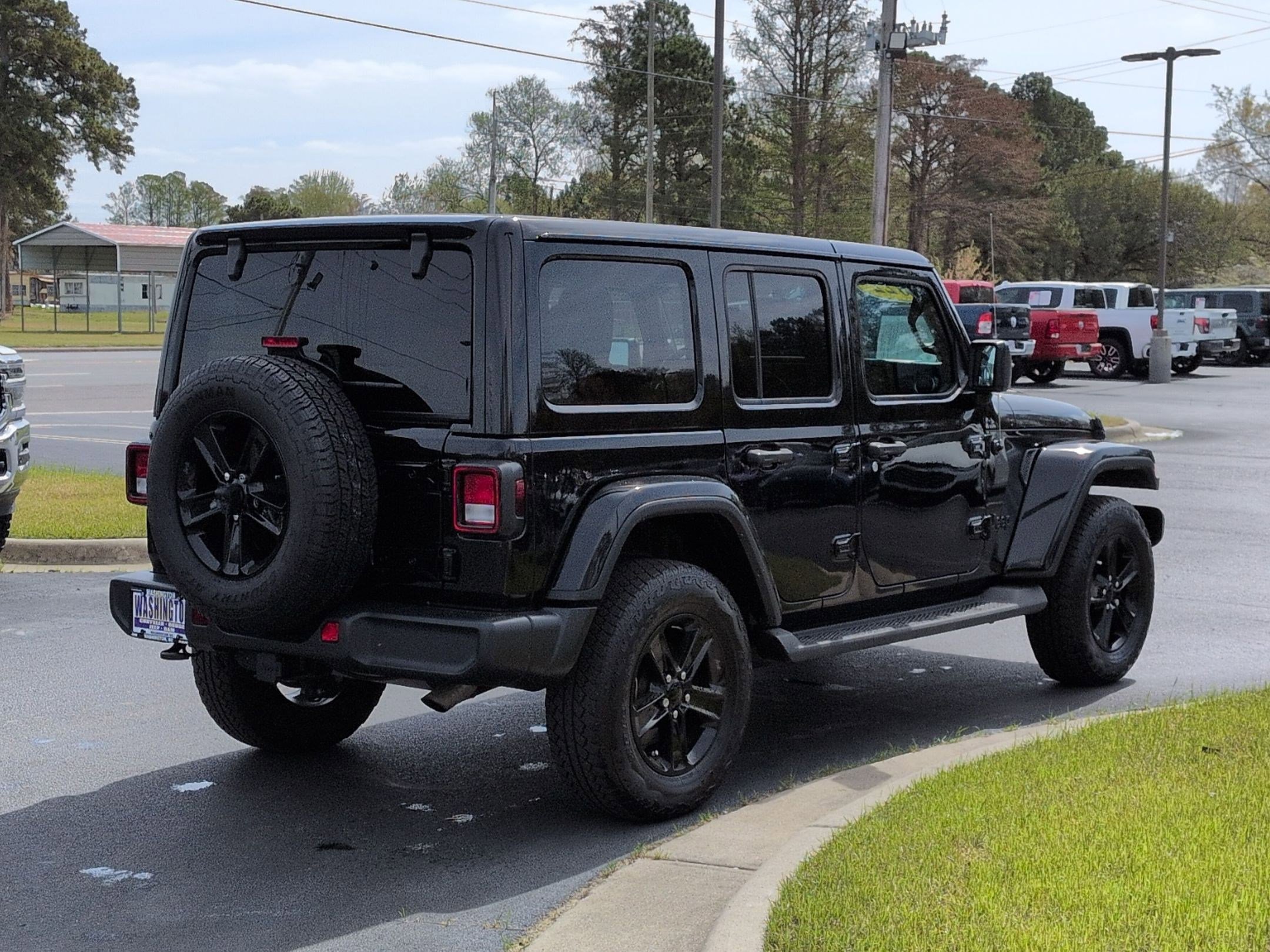 Used 2022 Jeep Wrangler Unlimited Sahara image 5
