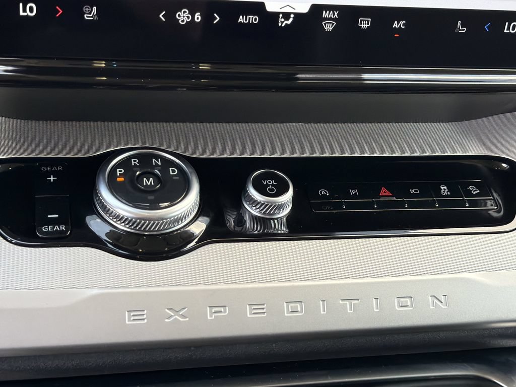 Used 2025 Ford Expedition Max Active AWD/4WD image 31