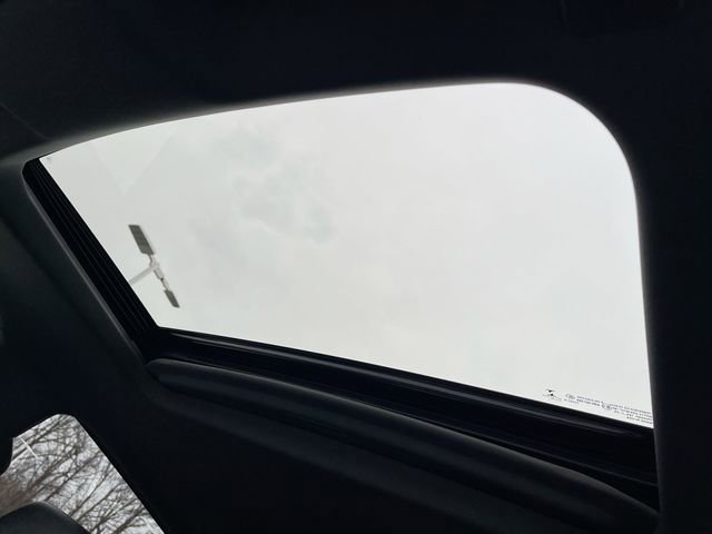 Used 2022 Chevrolet Silverado 1500 LTZ w/ LTZ Premium Package image 18