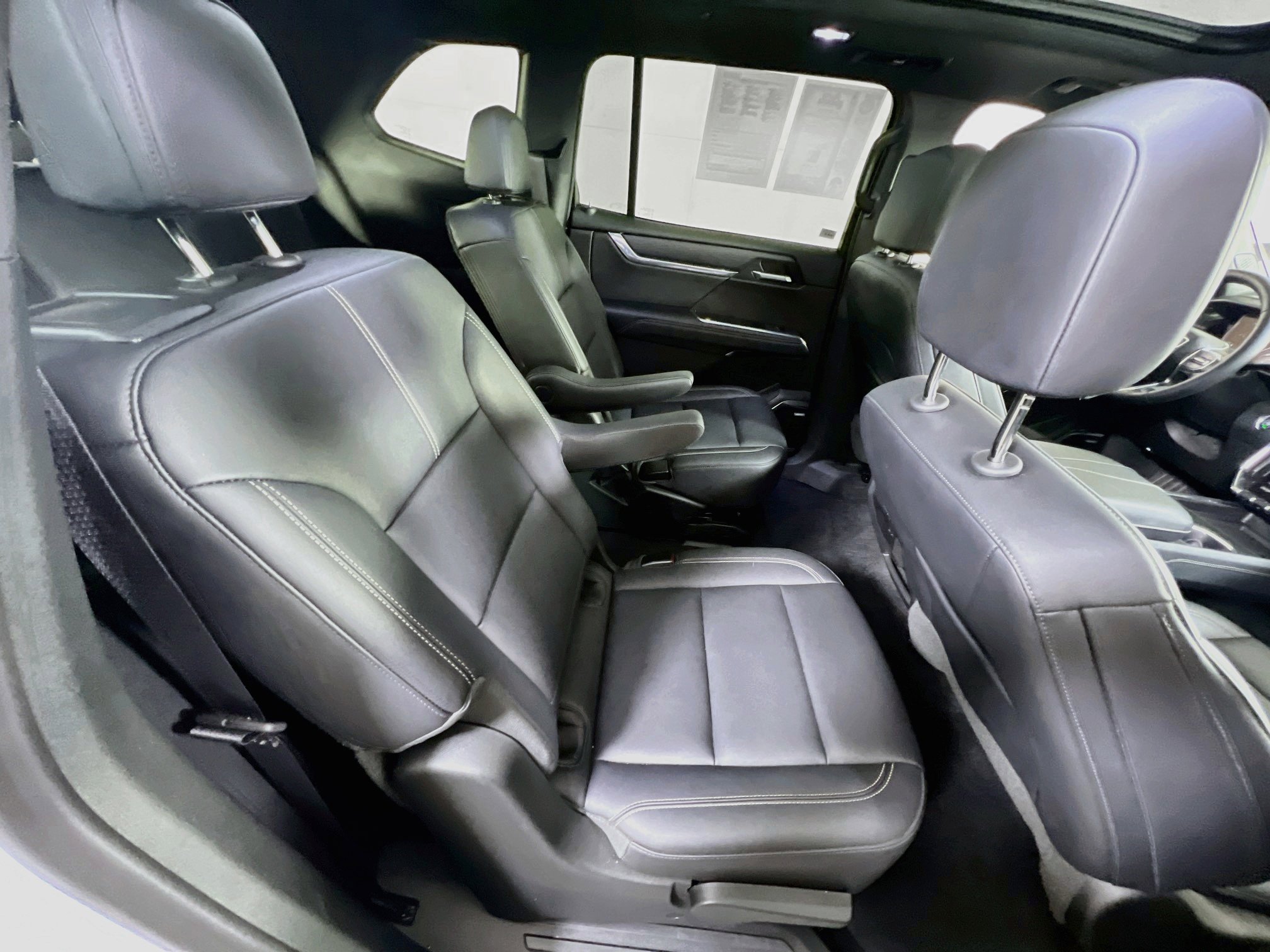 Used 2024 GMC Acadia Elevation w/ Black Edition AWD/4WD image 28