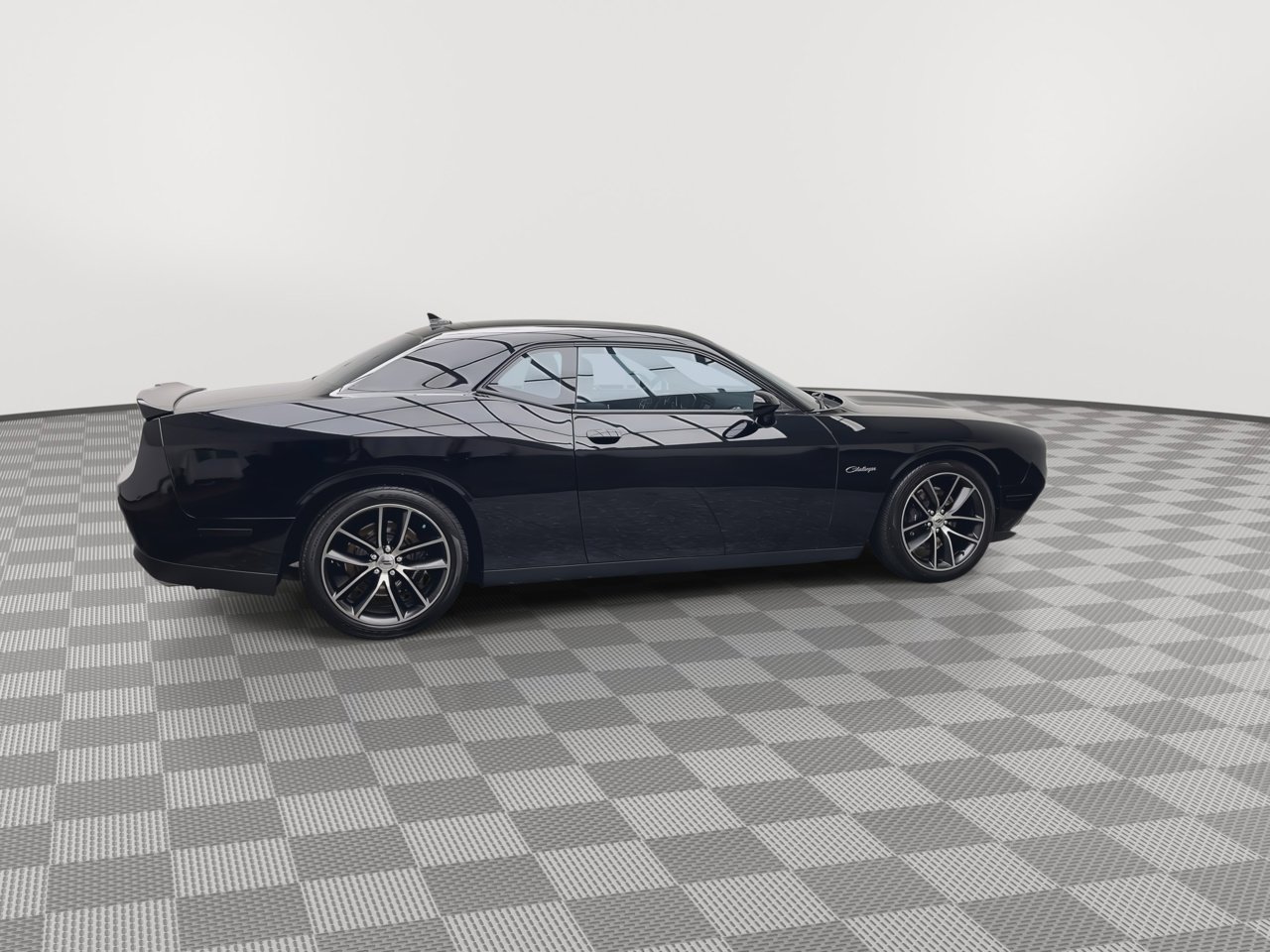 Used 2018 Dodge Challenger R/T Plus RWD image 38