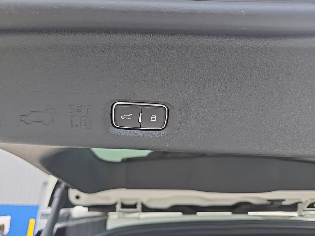 Used 2025 Lincoln Navigator L Reserve w/ Jet Appearance Package AWD/4WD image 7