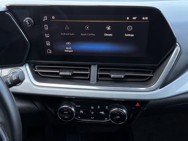 Used 2024 Chevrolet Trax LT w/ LT Convenience Package image 17