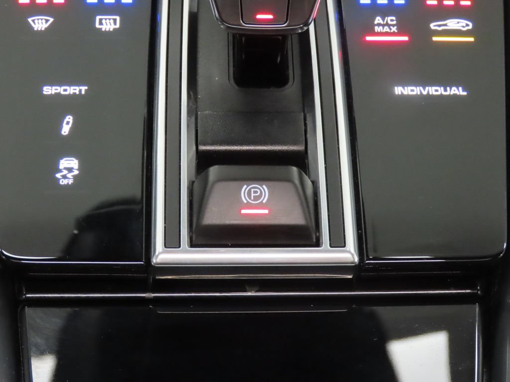 Certified 2023 Porsche Panamera RWD image 27