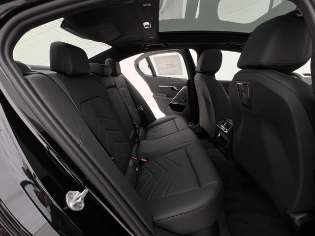 New 2027 BMW i5 xDrive40 AWD/4WD image 10