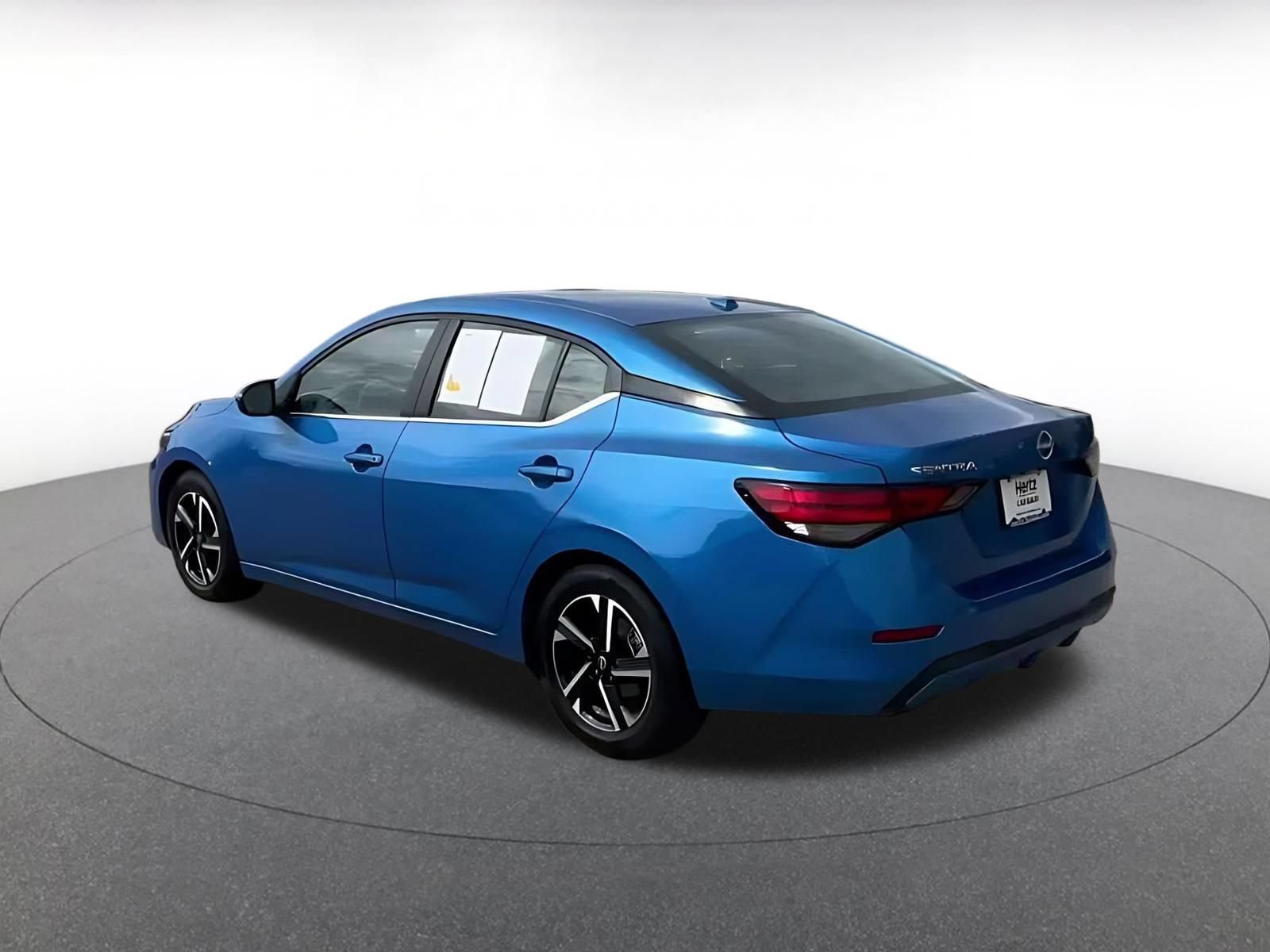 Used 2025 Nissan Sentra SV FWD image 10