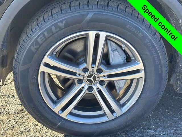 Used 2021 Mercedes-Benz GLC 300 4MATIC image 32