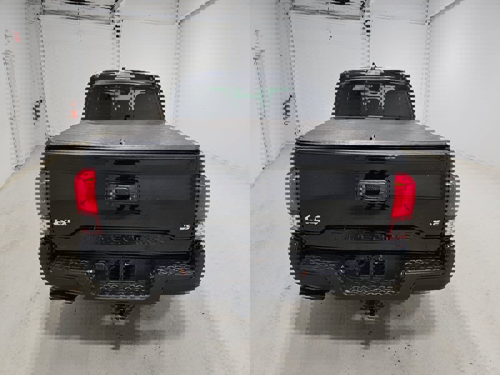 Used 2023 Toyota Tacoma SR image 4
