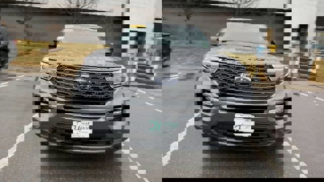 Used 2023 Ford Explorer XLT w/ Equipment Group 202A image 7