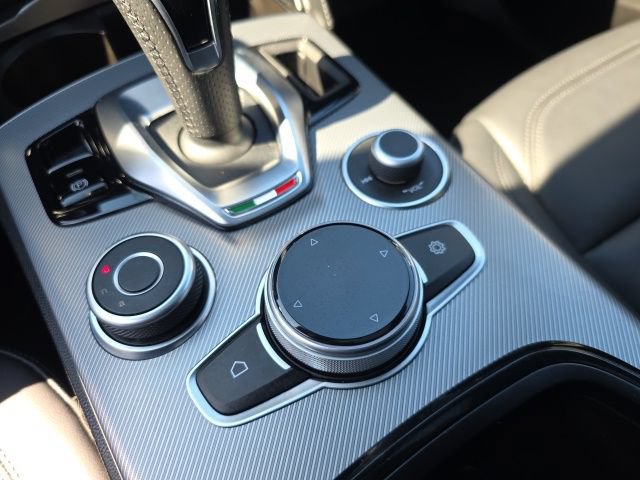 Used 2024 Alfa Romeo Stelvio Ti AWD/4WD image 30