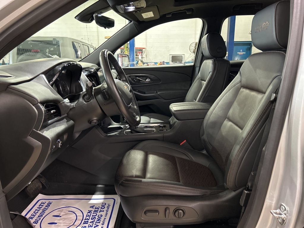 Used 2022 Chevrolet Traverse High Country AWD/4WD image 25