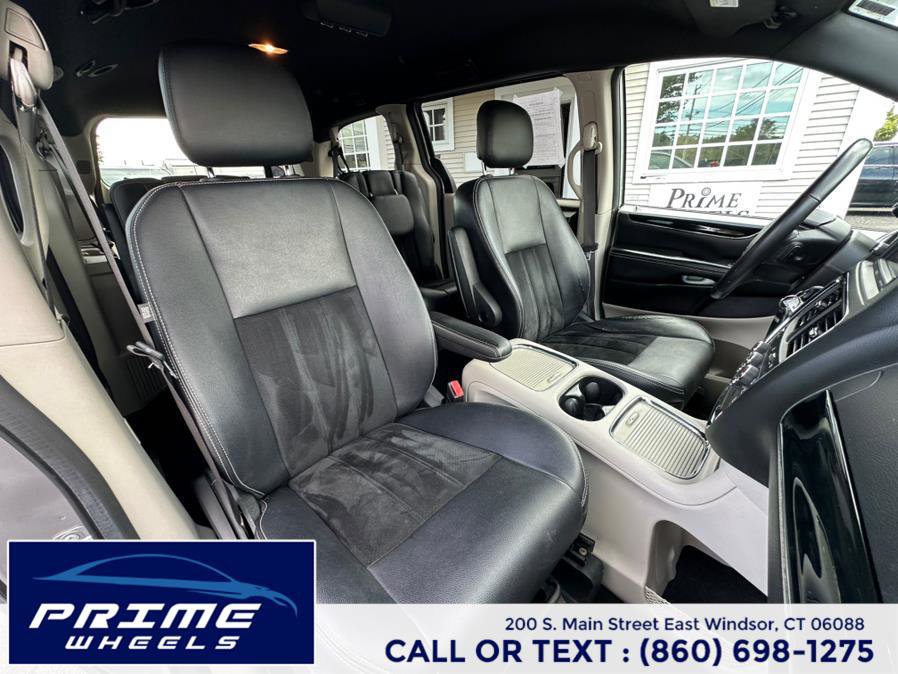 Used 2017 Dodge Grand Caravan SXT image 15