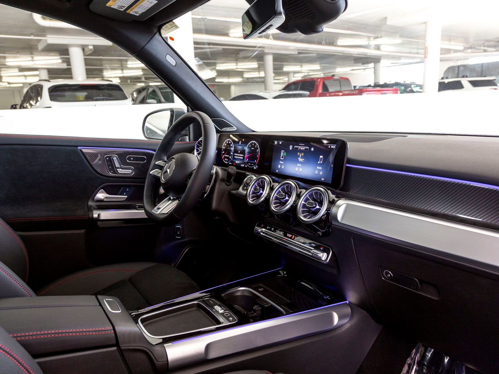 New 2025 Mercedes-Benz GLB 35 AMG 4MATIC image 30