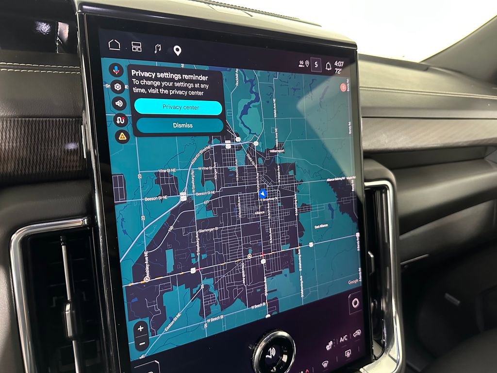 Used 2025 GMC Yukon Elevation image 17