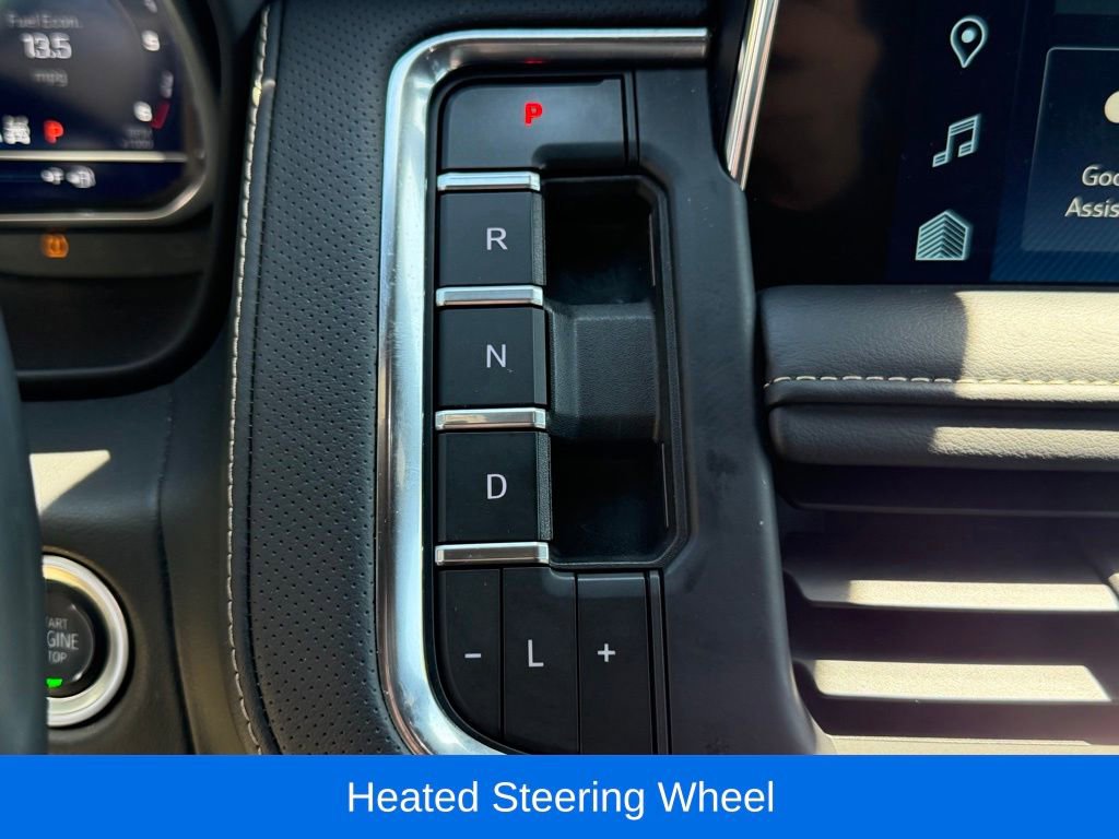 Used 2024 Chevrolet Suburban Premier image 30