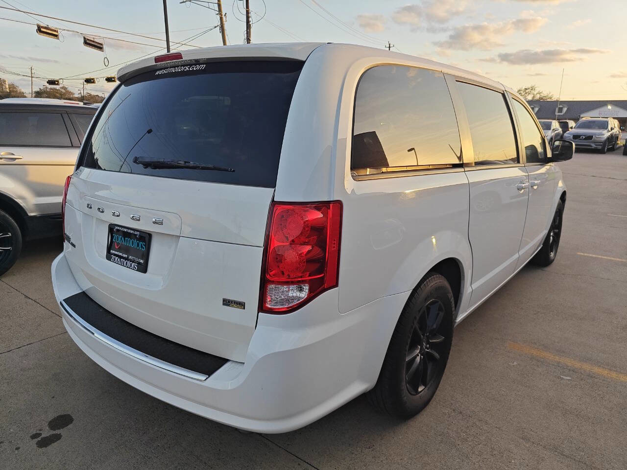 Used 2019 Dodge Grand Caravan GT image 4