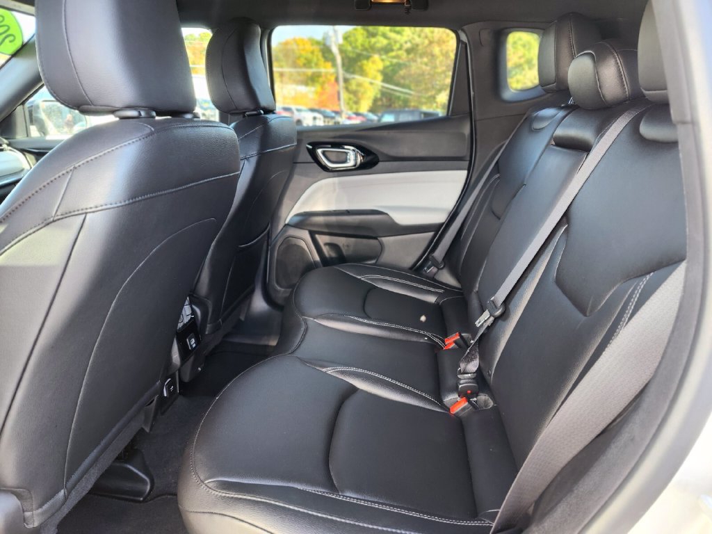 Used 2026 Jeep Compass Limited AWD/4WD image 16