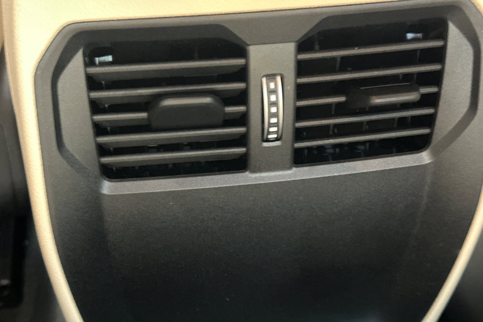 Used 2025 BMW 430i Coupe w/ Convenience Package image 16